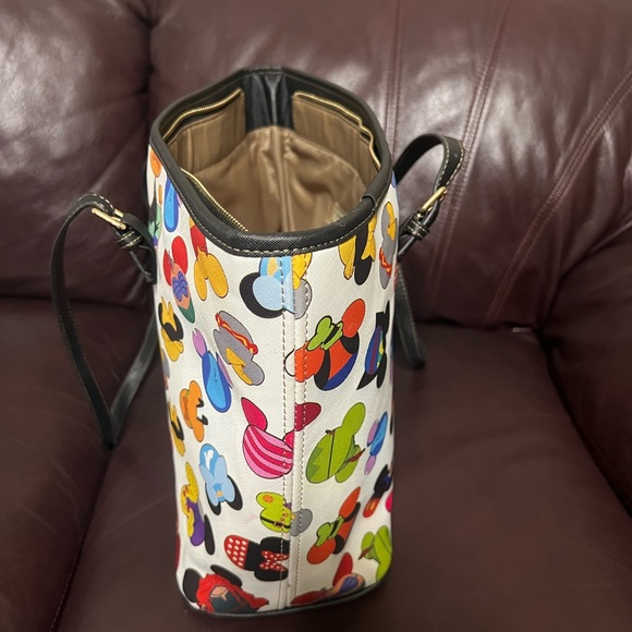End of year $ale!!Mickey Mouse Tote - Picture 4 of 8